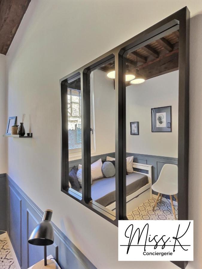 "La Fenetre Sur Le Marche" De Miss.K Conciergerie Apartment Châtillon-sur-Chalaronne Exterior foto